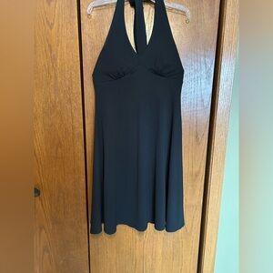 iOS Black halter dress. Perfect for summer party.